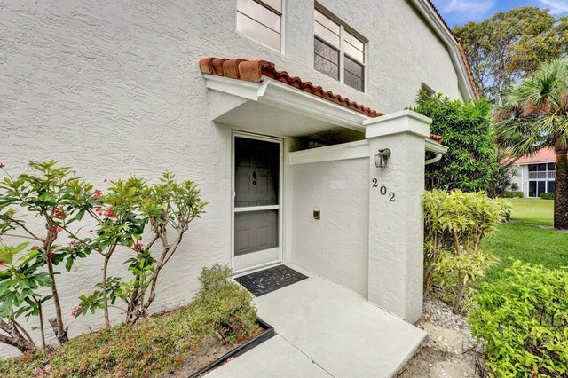 5 of 62 - 7669 Springwater Place #202, Boynton Beach, FL