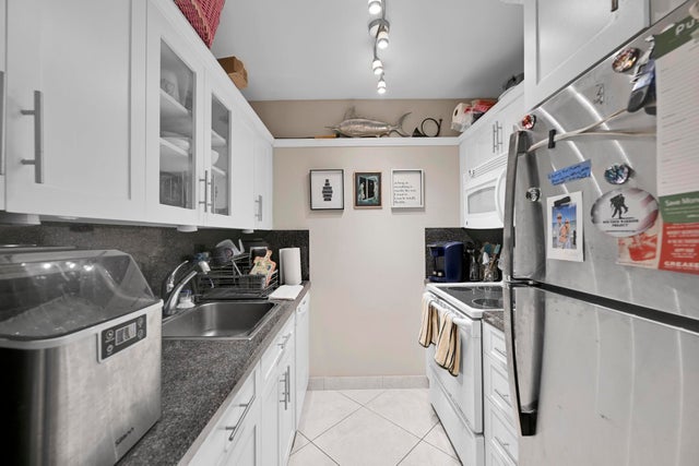 4 of 7 - 2565 S Ocean Boulevard #219, Palm Beach, FL