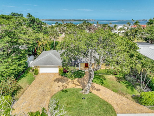 2 of 32 - 10 Middle Rd, Sewalls Point, FL