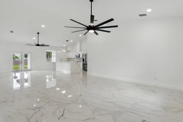 1 of 23 - 5104 Birch Dr, Fort Pierce, FL