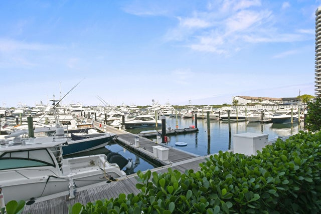 2 of 35 - 108 Lakeshore Drive #140, North Palm Beach, FL