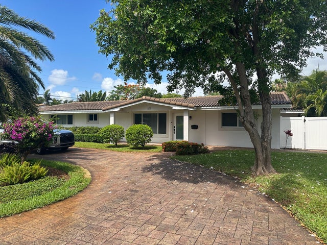 1 of 23 - 5111 Ne 27th Terrace Ne, Lighthouse Point, FL