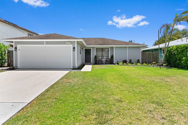 1 of 32 - 6214 Garrett St, Jupiter, FL