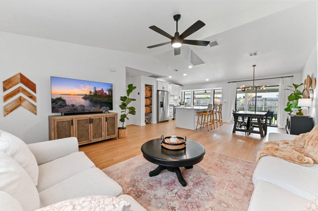 3 of 32 - 6214 Garrett St, Jupiter, FL