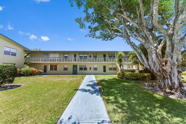 1 of 20 - 111 Dorchester E #111, West Palm Beach, FL