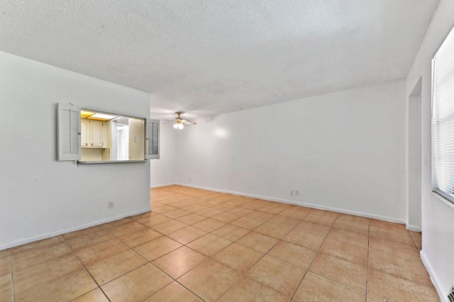 5 of 20 - 111 Dorchester E #111, West Palm Beach, FL