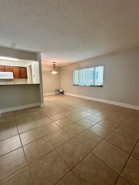 1 of 15 - 915 Meadows Cir, Boynton Beach, FL