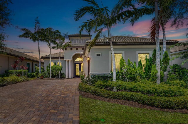 2 of 49 - 183 Se Calmo Circle, Port Saint Lucie, FL