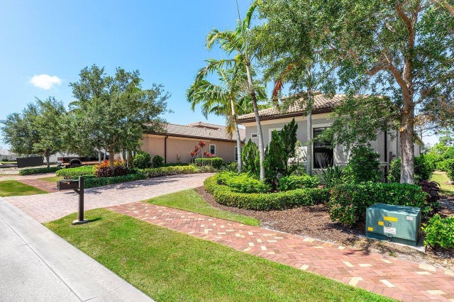 3 of 49 - 183 Se Calmo Circle, Port Saint Lucie, FL
