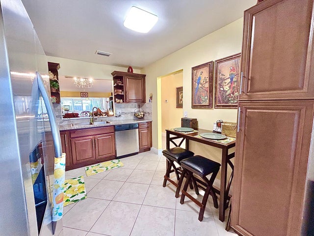 4 of 49 - 4330 Lucerne Villas Lane, Lake Worth, FL