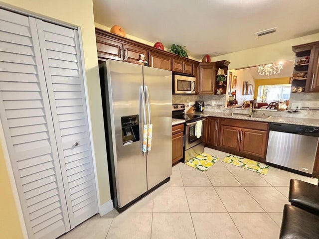 5 of 49 - 4330 Lucerne Villas Lane, Lake Worth, FL