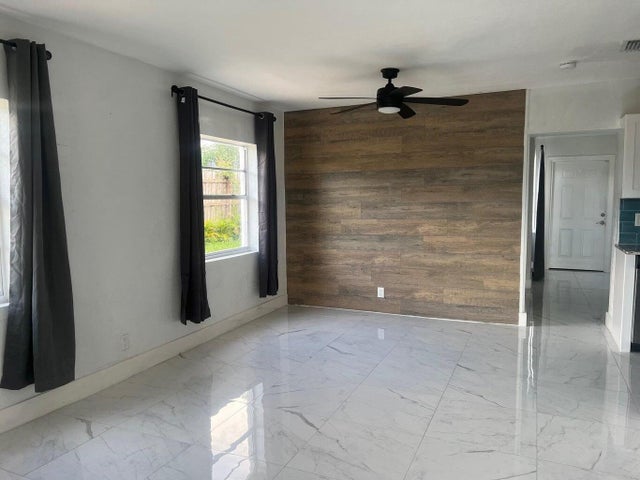 4 of 10 - 2340 Avenue M, Riviera Beach, FL