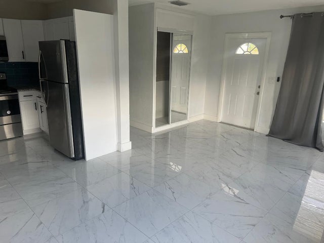 5 of 10 - 2340 Avenue M, Riviera Beach, FL