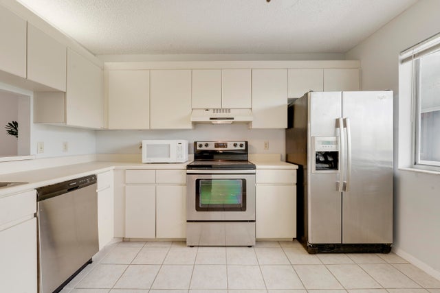 3 of 12 - 6698 10th Av N #205, Lake Worth, FL