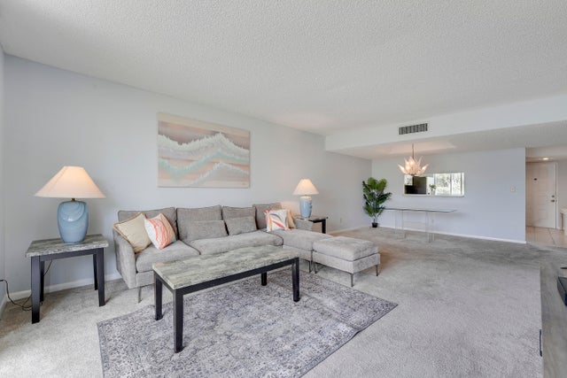 4 of 12 - 6698 10th Av N #205, Lake Worth, FL