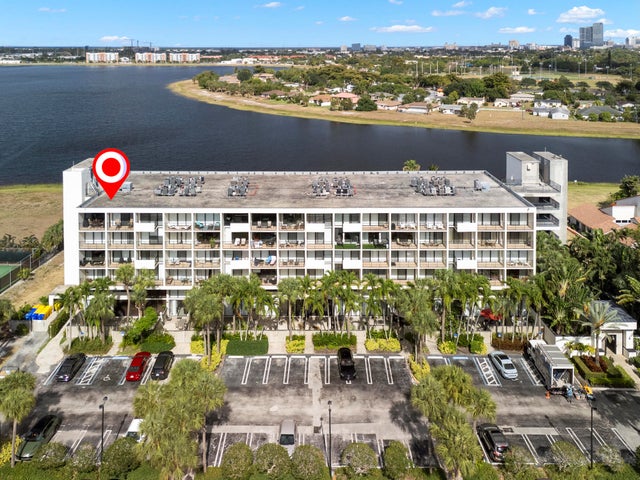 3 of 35 - 1830 Embassy Drive #607, West Palm Beach, FL