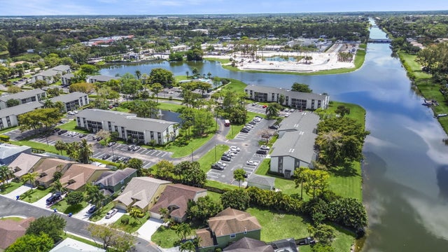 3 of 37 - 150 Heatherwood Dr, Royal Palm Beach, FL