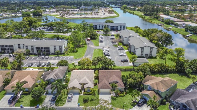 4 of 37 - 150 Heatherwood Dr, Royal Palm Beach, FL