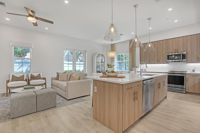 1 of 51 - 140 Water Pointe Pl #15, Jupiter, FL