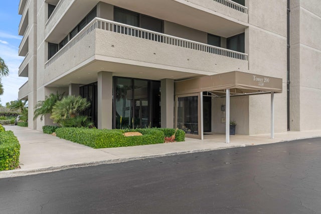 4 of 56 - 5550 N Ocean Dr #5c, Singer Island, FL
