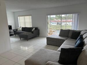 3 of 6 - 182 N Lake Frances Dr, West Palm Beach, FL