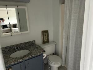 5 of 6 - 182 N Lake Frances Dr, West Palm Beach, FL