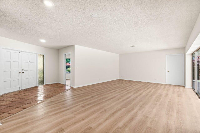 2 of 39 - 4186 Oak St, Palm Beach Gardens, FL