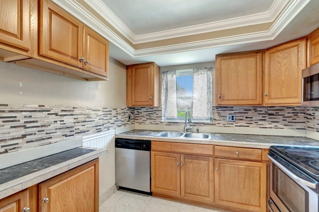 1 of 37 - 2867 Ashley Drive W #g, West Palm Beach, FL