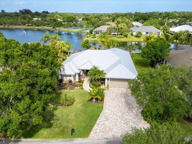 1 of 52 - 1020 White Tail Av Sw, Vero Beach, FL