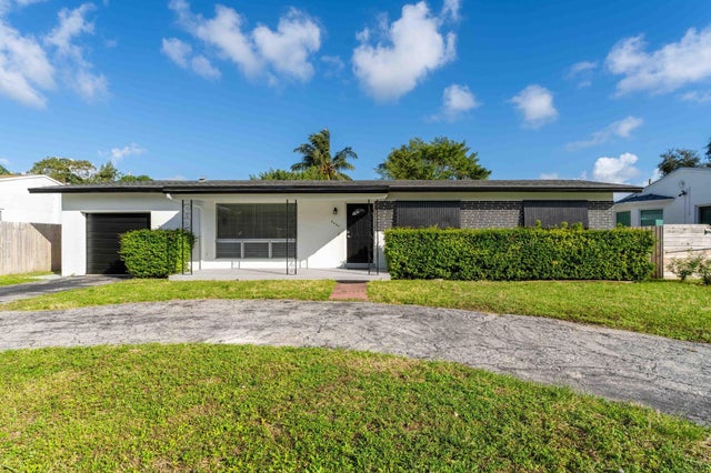 1 of 28 - 2607 Wiley St, Hollywood, FL