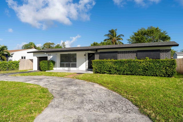 3 of 28 - 2607 Wiley St, Hollywood, FL