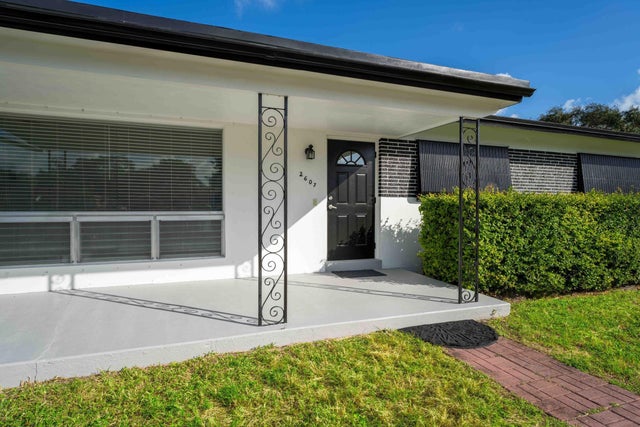 4 of 28 - 2607 Wiley St, Hollywood, FL