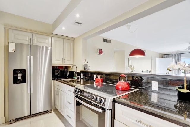 4 of 31 - 2850 N Palm Aire Dr N #605, Pompano Beach, FL