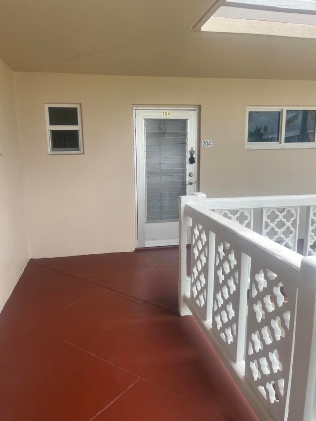 3 of 31 - 2682 Garden Drive #204, Lake Worth, FL