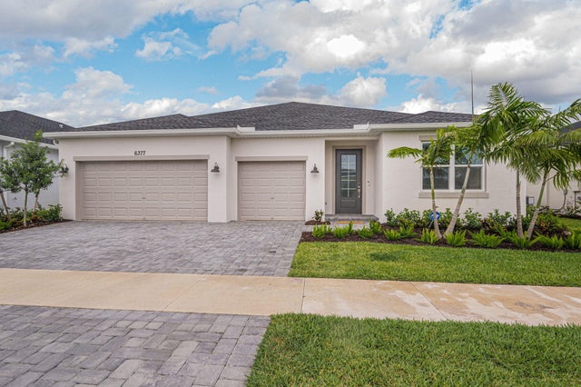 2 of 35 - 6377 Nw Cloverdale Av, Port Saint Lucie, FL