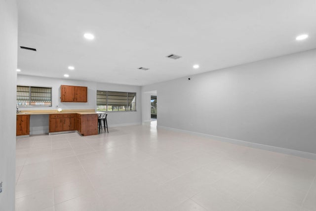 5 of 45 - 608 Sw Everett Ct, Port Saint Lucie, FL