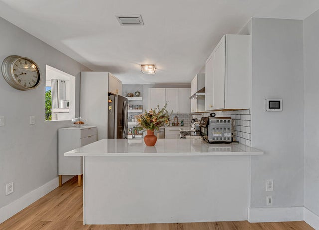 2 of 42 - 923 N H Street, Lake Worth Beach, FL