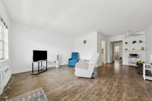 2 of 10 - 2111 Ne 56th St #106, Fort Lauderdale, FL