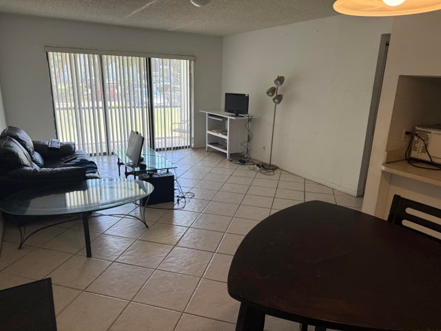 5 of 12 - 1009 Green Pine Blvd #e1, West Palm Beach, FL