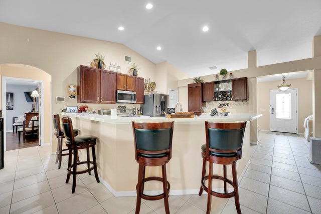 1 of 26 - 6690 Nw Pinson Court, Port Saint Lucie, FL