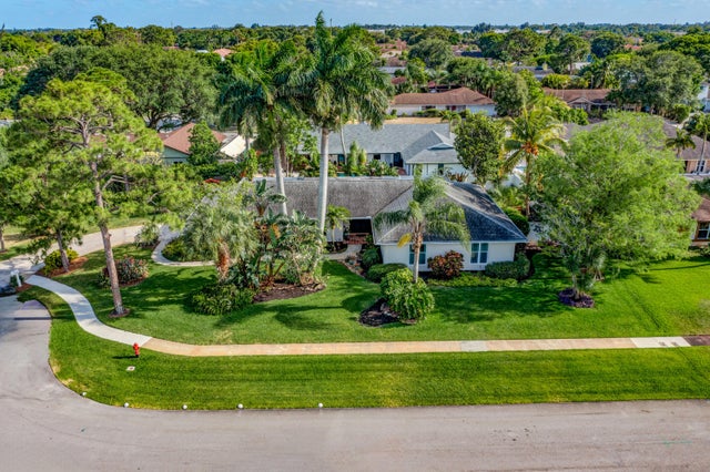4 of 45 - 4786 Richmond Mews, Haverhill, FL