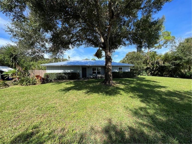 1 of 20 - 3610 3rd Pl, Vero Beach, FL