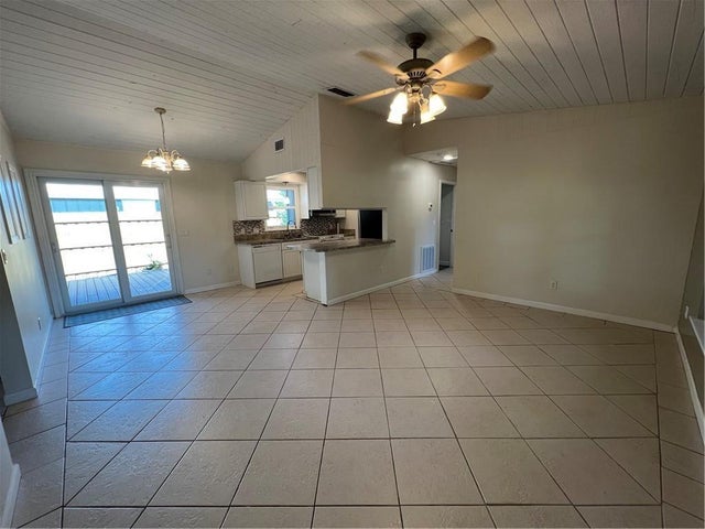 5 of 20 - 3610 3rd Pl, Vero Beach, FL