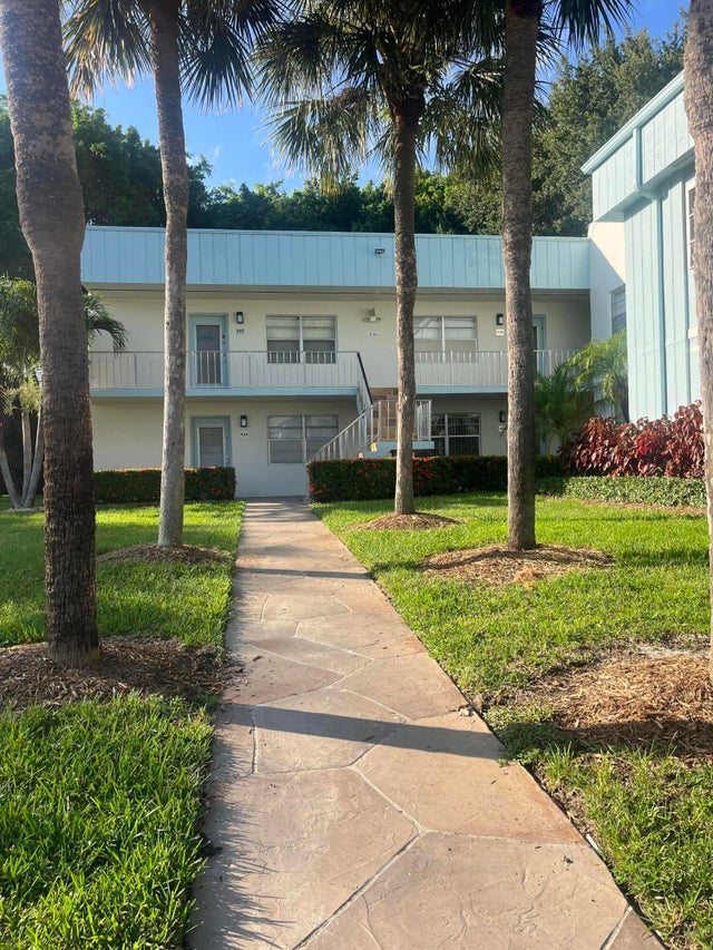 4 of 17 - 462 Normandy J, Delray Beach, FL
