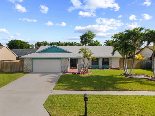 1 of 46 - 141 Roycourt Cir, Royal Palm Beach, FL
