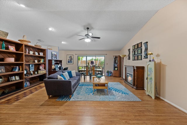 2 of 46 - 141 Roycourt Cir, Royal Palm Beach, FL