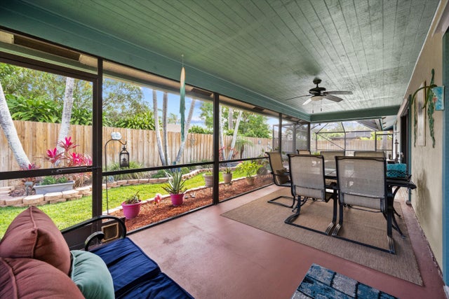 4 of 46 - 141 Roycourt Cir, Royal Palm Beach, FL