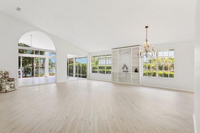 5 of 29 - 12921 Oak Knoll Drive, Palm Beach Gardens, FL