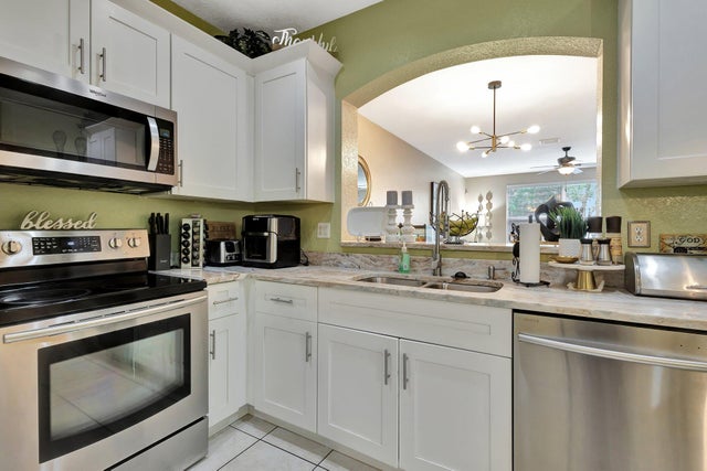 2 of 33 - 2125 Oakmont Dr, Riviera Beach, FL