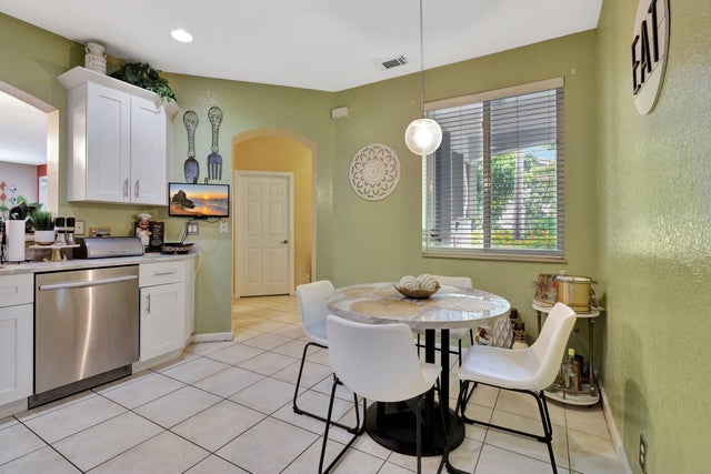 5 of 33 - 2125 Oakmont Dr, Riviera Beach, FL